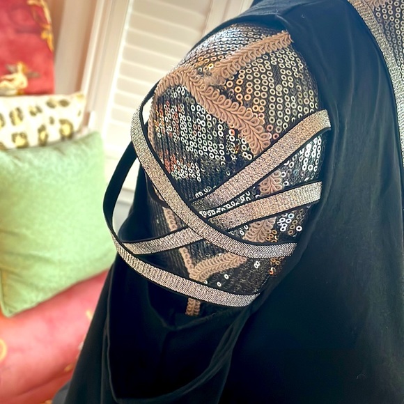 Skull Embellished Long Sleeve - Picture 3 of 13